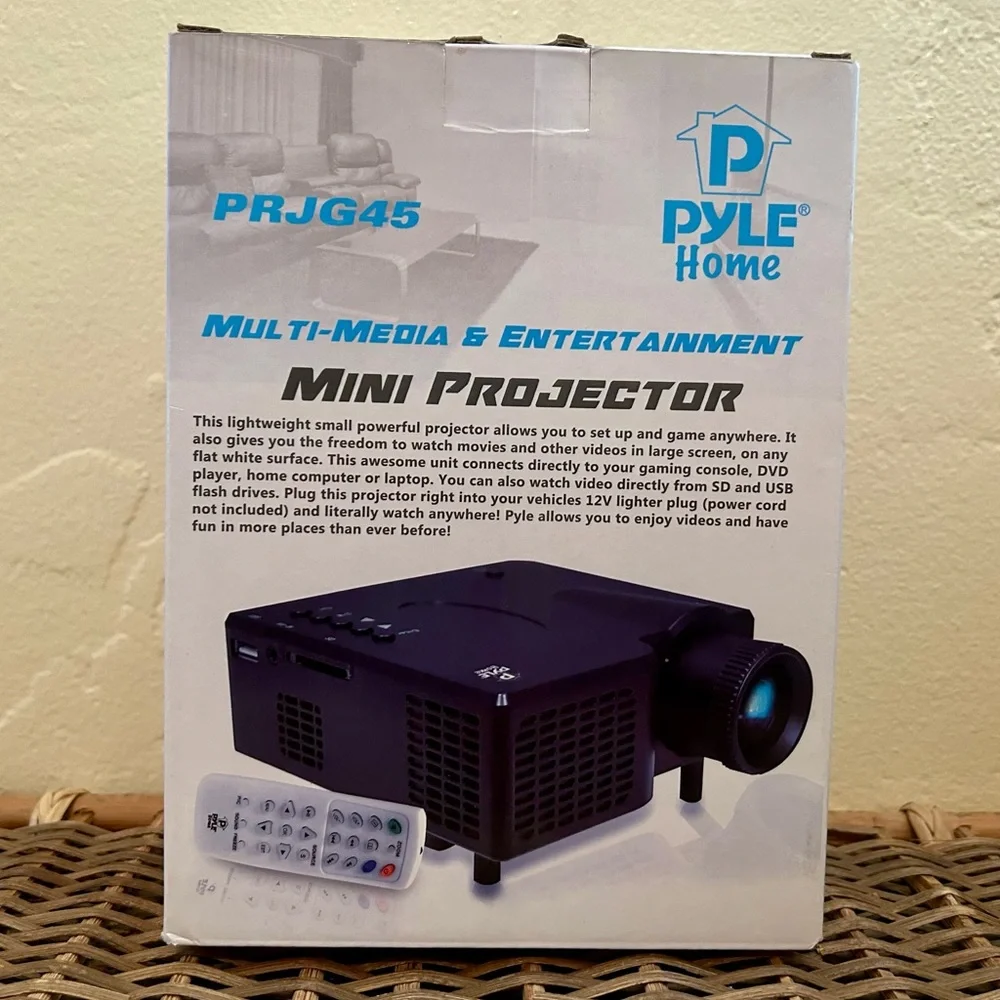 Mini Projector Portable - Picture 4 of 7